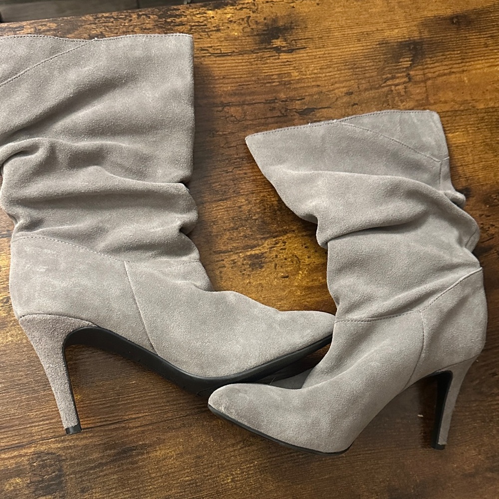 Audrey Brooke Elegant Gray Heeled Boots